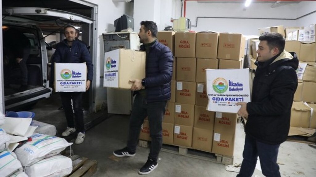 İlkadım’da 750 Ramazan Erzak Paketini İhtiyaç Sahibi Ailelere Ulaştırıldı!