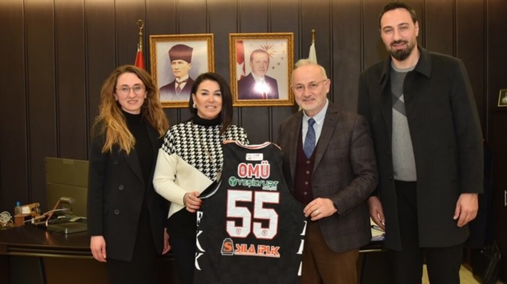 Samsunspor Basketboldan Rektör Ünal’a Ziyaret!