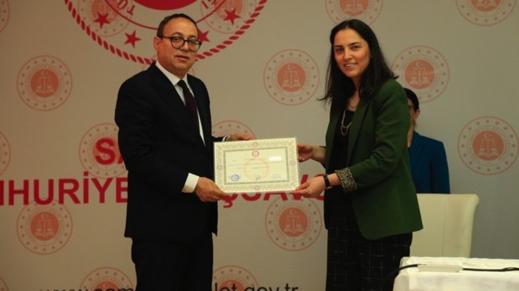 Prof. Dr. İlyas Topsakal Mazbatasını Aldı!