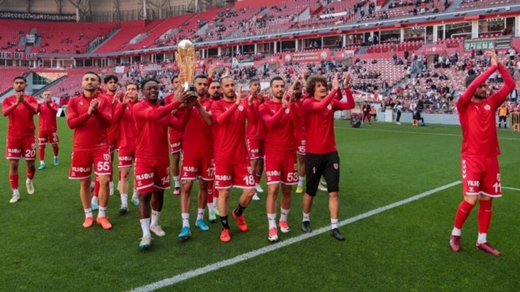 Şampiyon Samsunspor'dan Lige Buruk Veda!