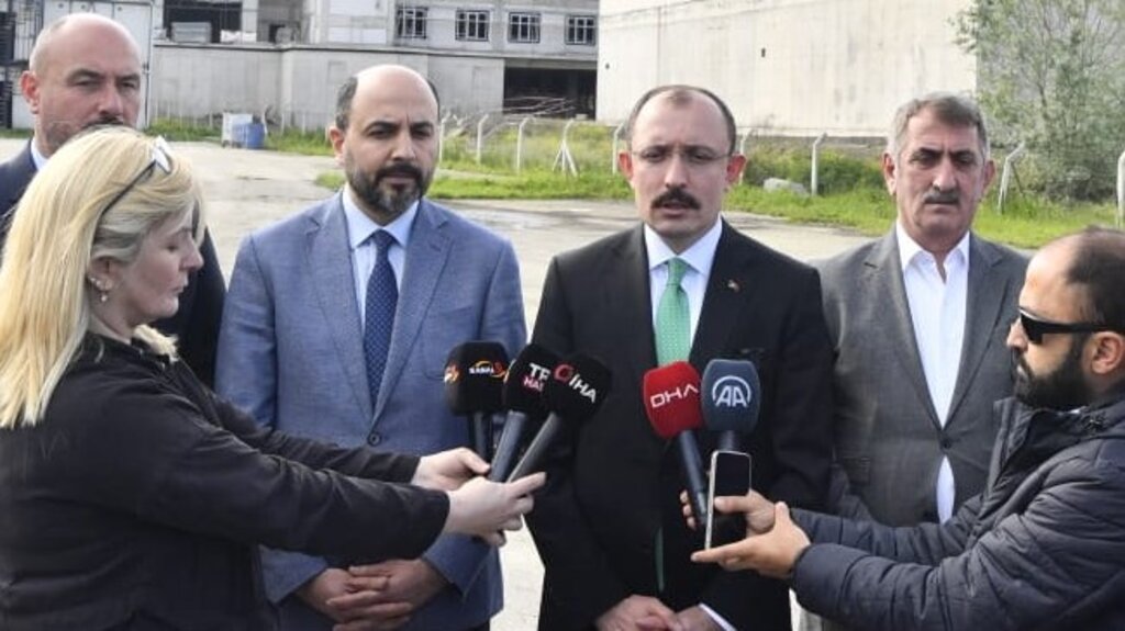 Ticaret Bakanı Muş, Tekkeköy Devlet Hastanesi İnşaatında İncelemede Bulundu!