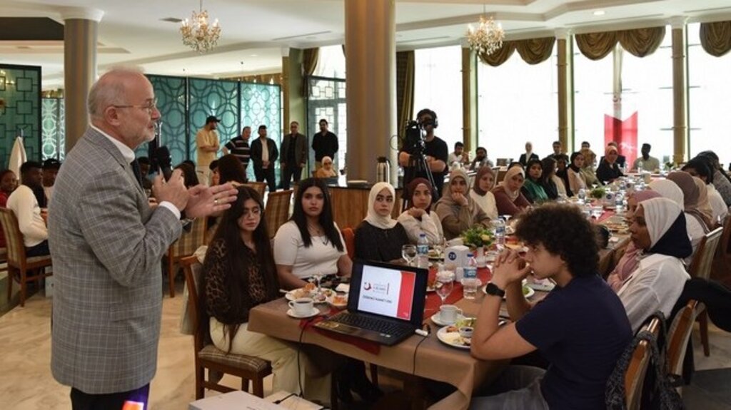 Rektör Ünal, ‘Türkiye Bursları’nı Kazanan Öğrencilerle Buluştu!