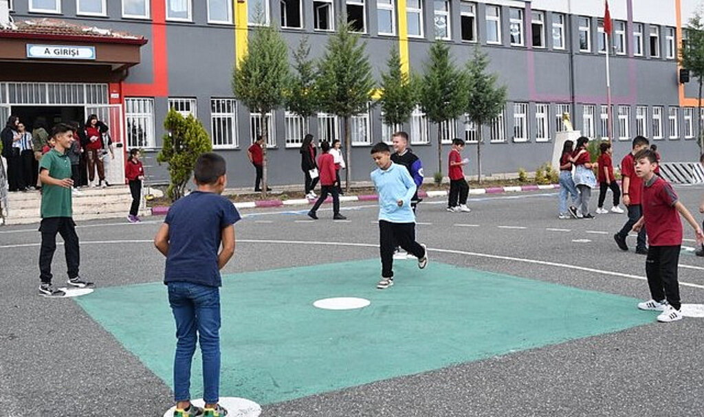 Çocuklar Samsun’da Okul Bahçelerine Hayran Kaldı!