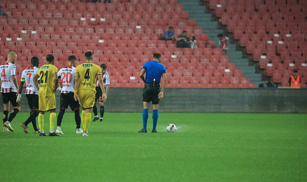 Samsunspor - İstanbulspor Maçı Tatil Edildi!