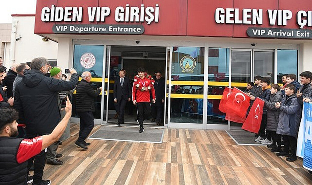 Avrupa Şampiyonu Alperen Berber’e Samsun’da Coşkulu Karşılama!