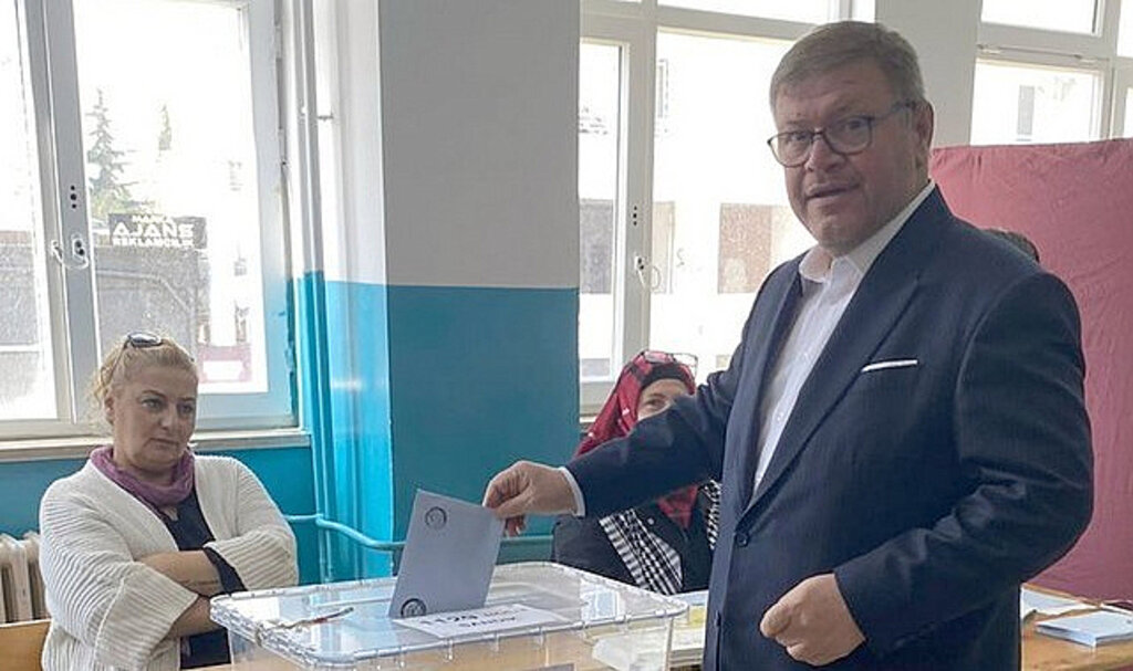 Adem Güney Oyunu Kullandı!