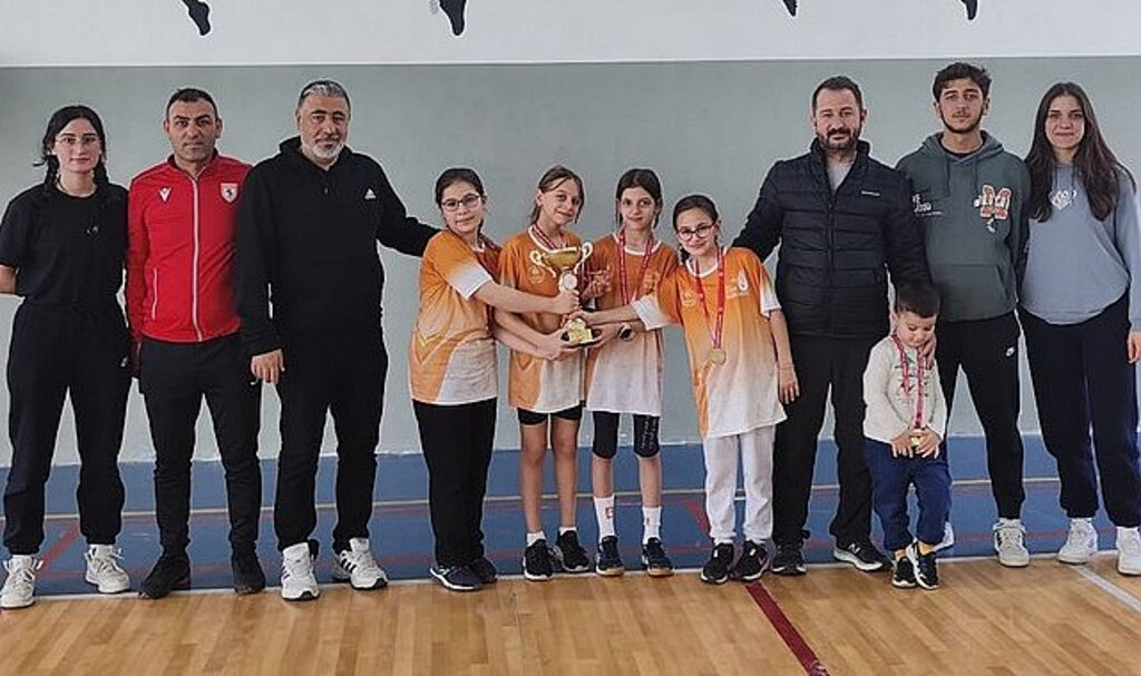 Badminton Okul Sporları Küçük Kız/Erkek Müsabakaları Samsun'da Sona Erdi!