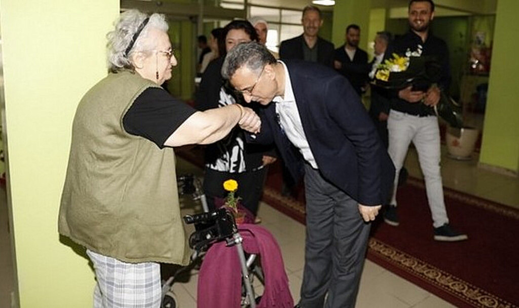 Başkan İhsan Kurnaz, ‘Sizin İçin Ne Yapsak Azdır. Başımızın Tacısınız’!