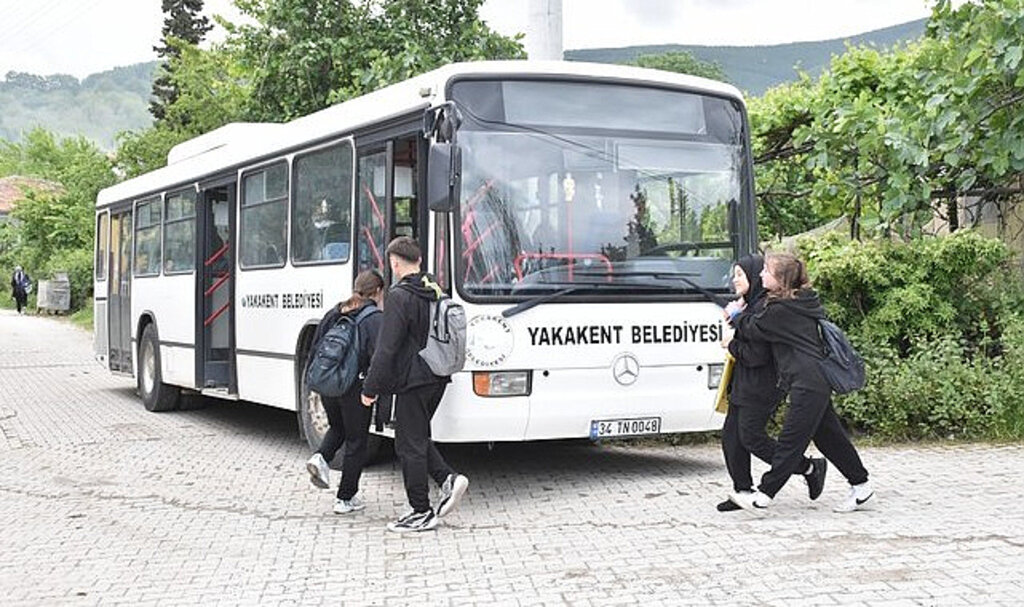 Yakakent Belediyesinden Öğrencilere Servis İmkânı!