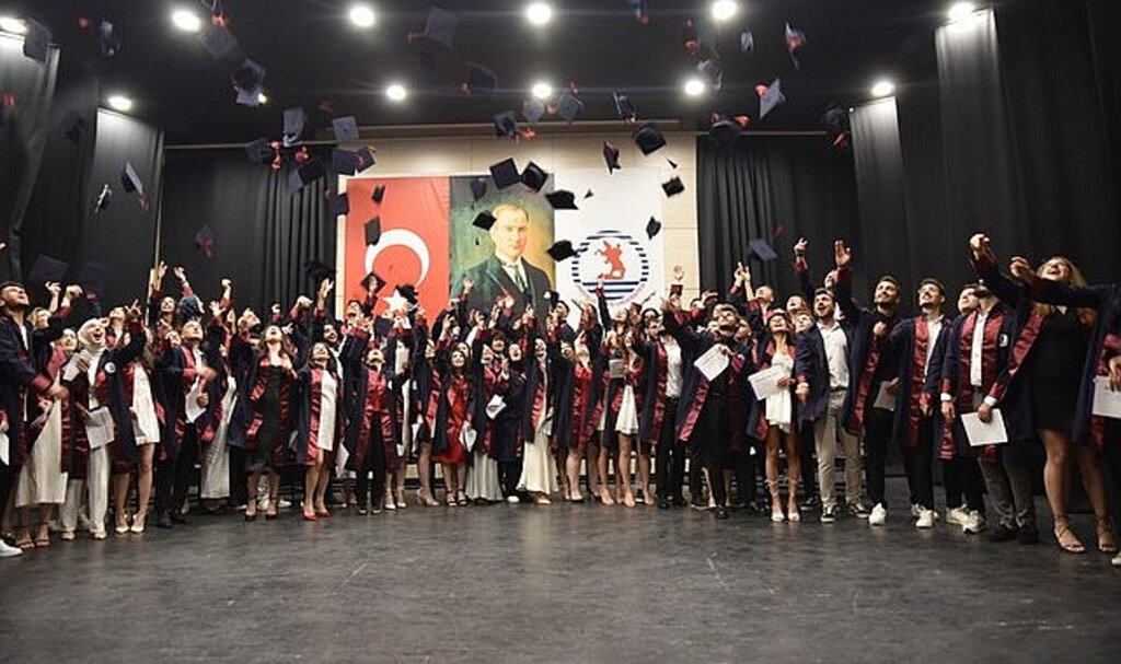 Geleceğin Mimarları OMÜ’den Mezun Oldu!