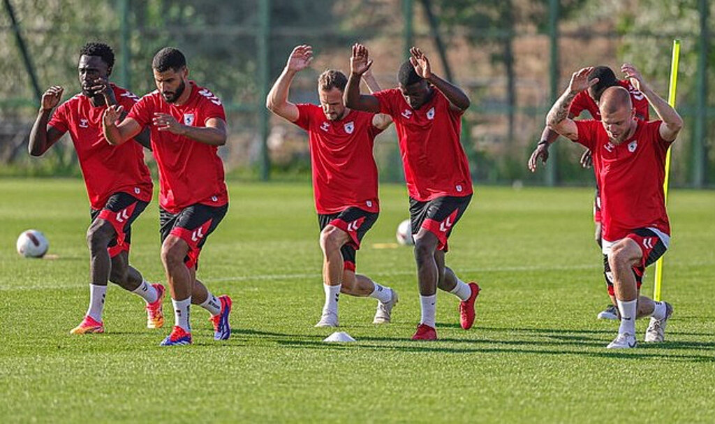 Samsunspor Yeni Teknik Direktörü İle Topbaşı Yaptı!