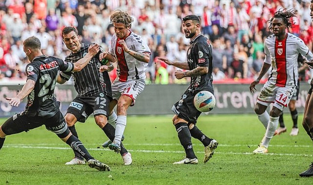 Konyaspor Samsun'da Attı, Yattı ve 3 Puanı Aldı!