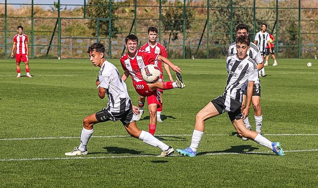 Samsunspor'un Gençleri Kartalı Avladı!