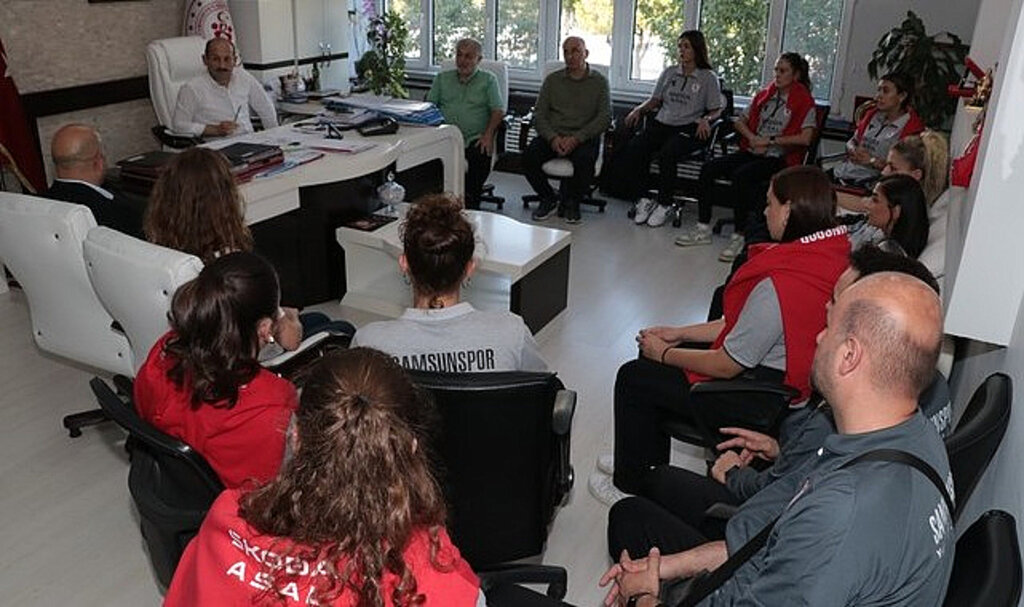 Samsunspor Voleyboldan İl Müdürü Dereci’ye Ziyaret!