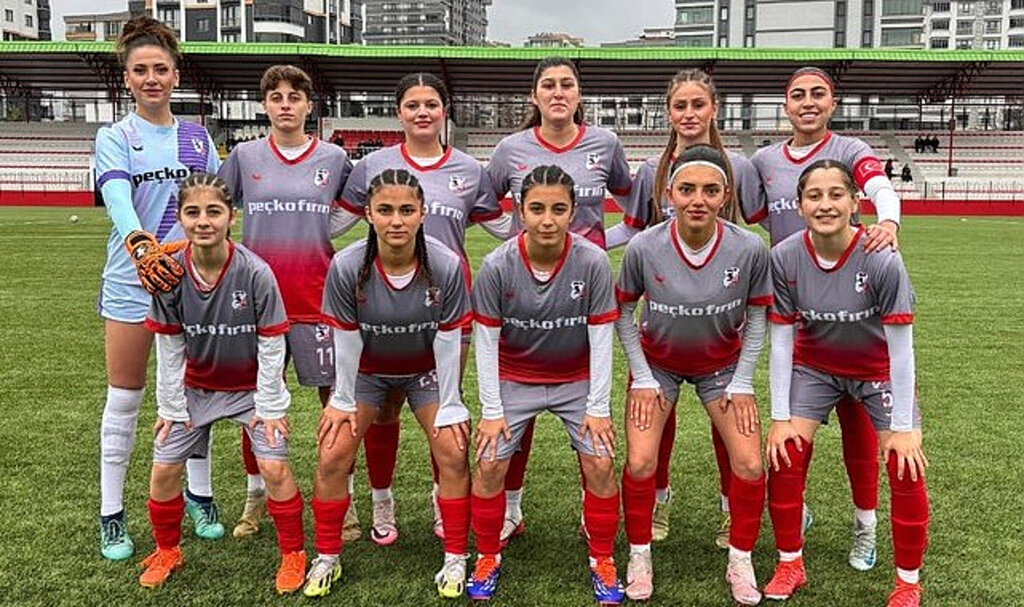 Samsun’un Dişi Kramponları Zirve Yarışından Kopmadı!