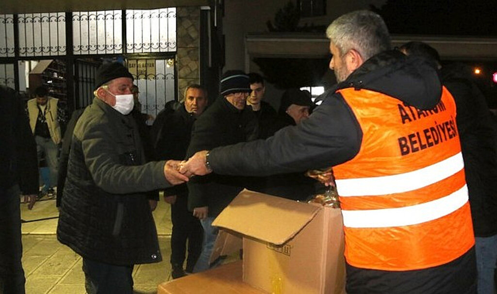 Atakum Belediyesinden Kandil Simidi İkramı!