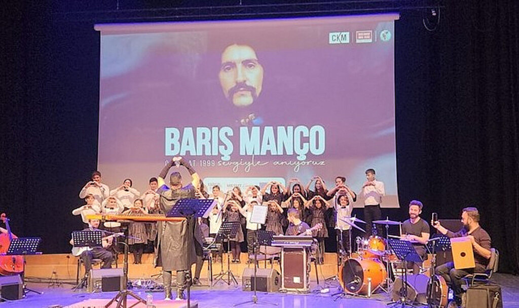 BİLSEM Çocuk Korosu Barış Manço'yu Şarkıları İle Andı!