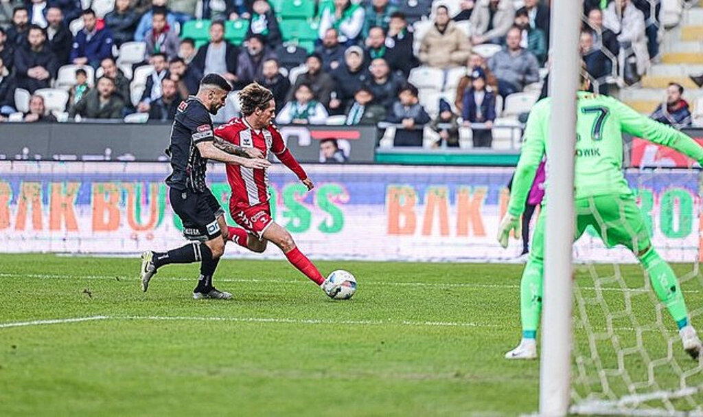 Samsunspor Konya'da 3 Puanı Tek Golle Aldı!