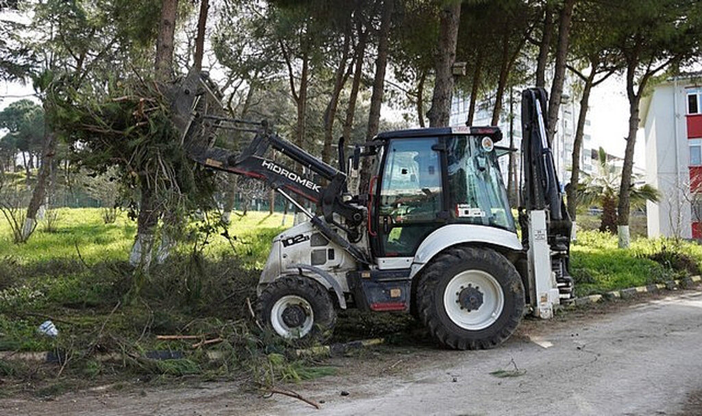 Atakum Belediyesi Temizlik Mesaisine Ara Vermeden Devam Ediyor!