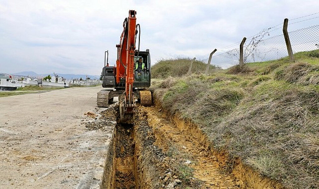 Büyükşehir Belediyesi Derecik Mezarlığı'ndaki Çalışmalara Başladı!