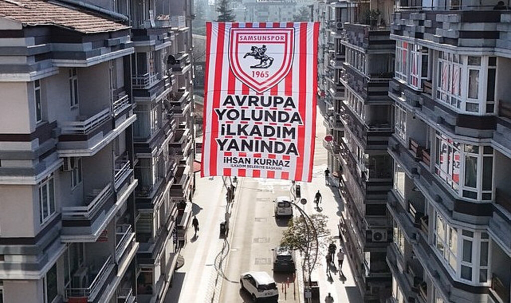 İlkadım'dan Samsunspor'a Avrupa Yolunda Bayraklı Destek!