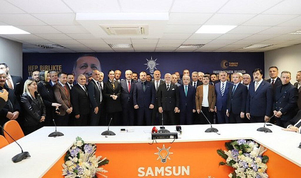 Samsun’da 14 Belediye Meclis Üyesi AK Parti’ye Katıldı!