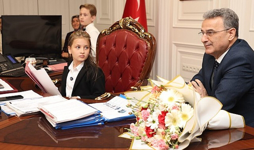 Başkan İhsan Kurnaz Koltuğunu Çocuklara Devretti!