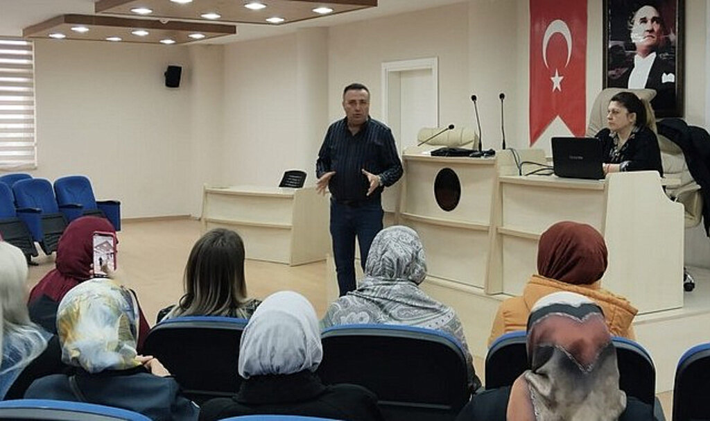 AK Parti Atakum Teşkilatına KADES Eğitimi!