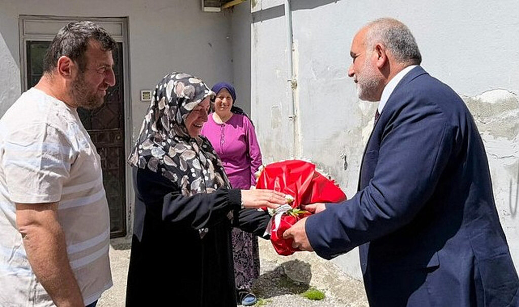 Başkan İbrahim Sandıkçı'dan Şehit Annelerine Ziyaret!