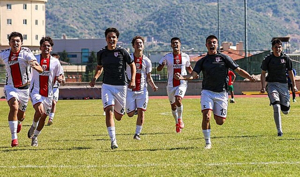 Canik Uğur Okulları Adını Finale Yazdırdı! Maç TRT Spor’da...