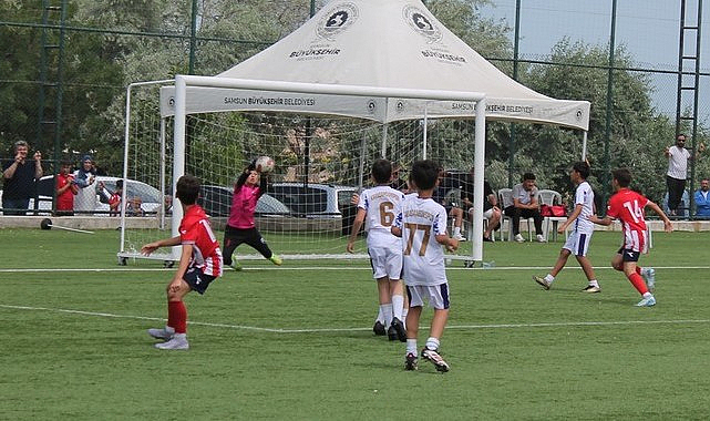 Kadıköyspor U11, Küçük Dev Adamlar Ligi'nde Şampiyon Oldu!
