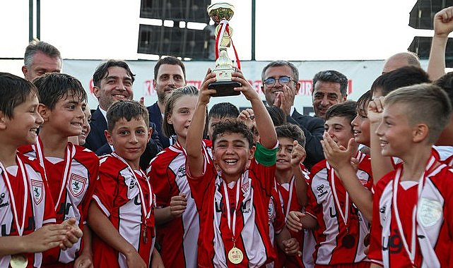 Samsunspor U10 Takımı Yerel Lig Şampiyonu Oldu!