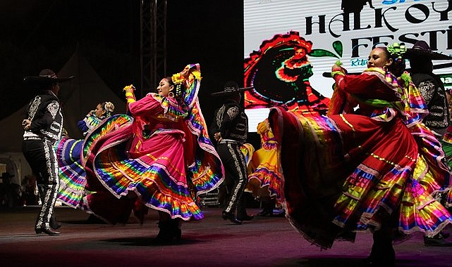 Uluslararası Halk Oyunları Festivali’nin İlk Günü Dolu Dolu Geçti!