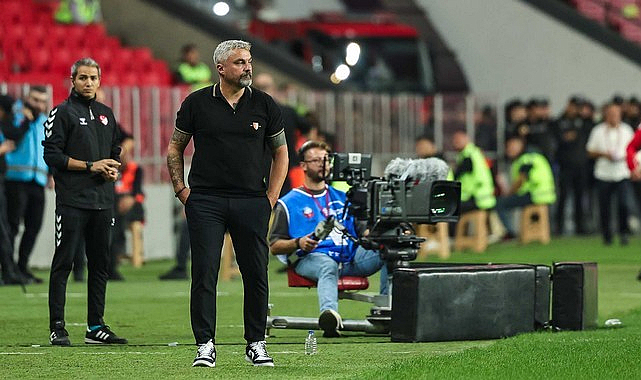 Thomas Reis, 3-2'lik Fatih Karagümrük Galibiyetini Değerlendirdi! VİDEOLU