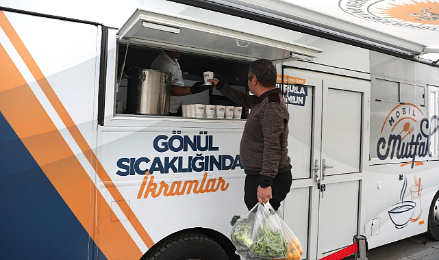 Büyükşehir’den Gönüllere Dokunan  Sıcak Çorba İkramı!