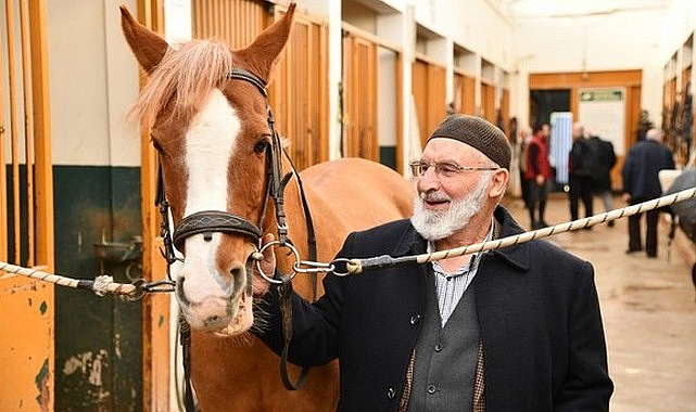 Büyükşehir Yaşlılara Nefes Oluyor! 2025 Yılında 25 Bin 700 Yaşlı Bireye Hizmet Verildi!