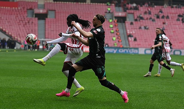 Samsunspor 3 Puanı Elinin Tersiyle İtti!