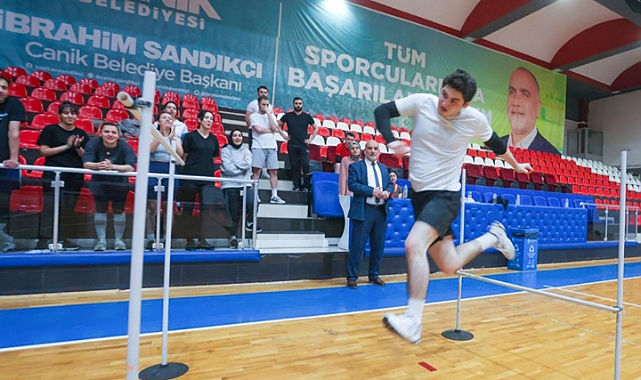 Canik Belediyesi’yle Gençler Hedeflerine Koşuyor!